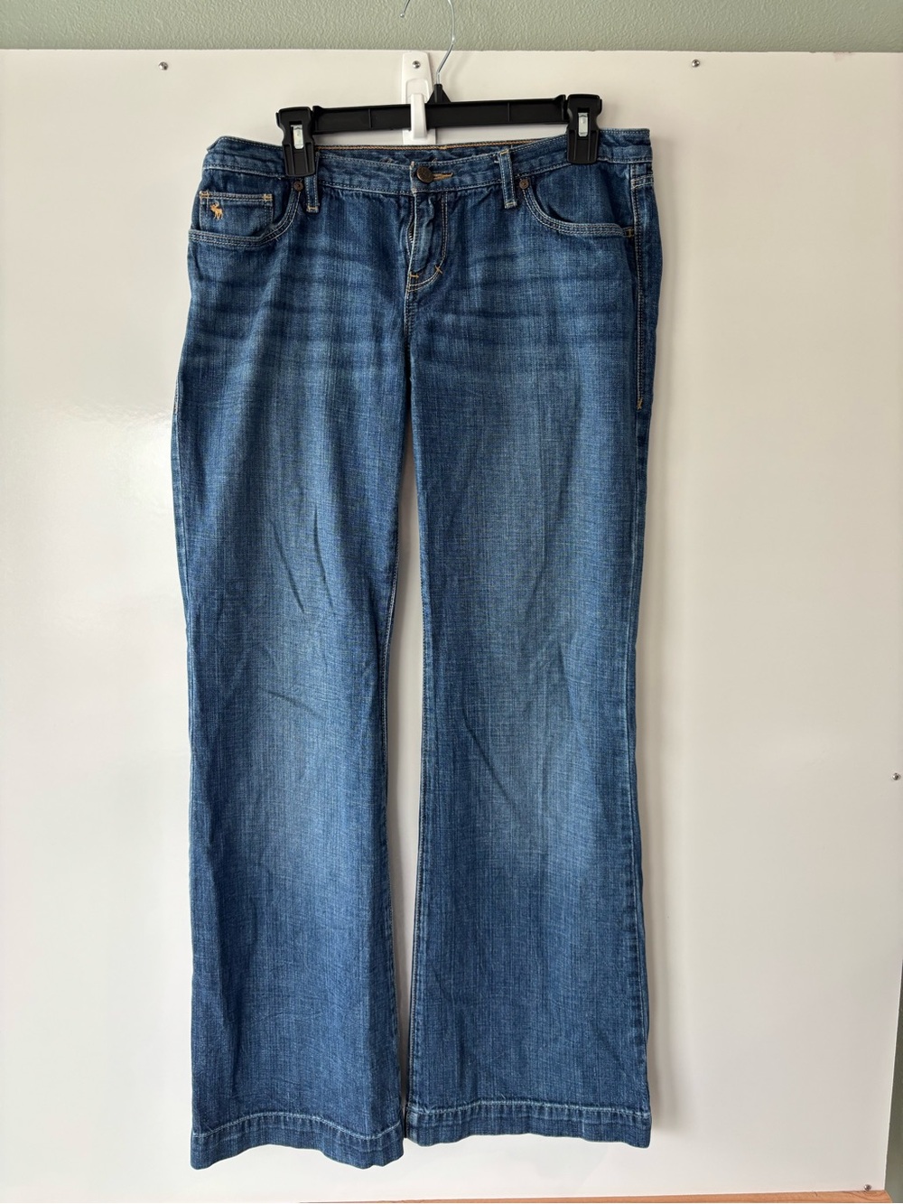 Abercrombie & Fitch Women's Medium Blue Flare Jeans